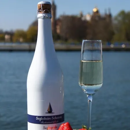 Hotel Gaestehaus Am Schweriner